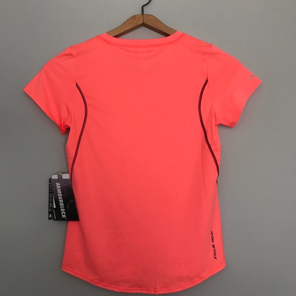 Under Armour short sleeve workout top, size medium - Picture 3 of 7